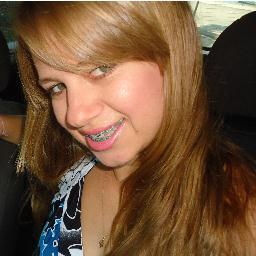 Linda, loira, mas não perfeita, paixao por fotografia, Fotógrafa nas horas vagas, estudante de comunicação social - jornalismo.