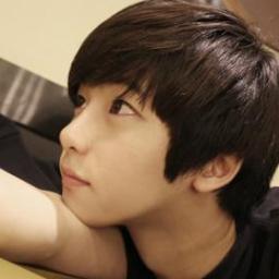 #ZENCHO กูเซนโช กูเคะน่ารักไงมึงเคยเห็นป่ะ กูหื่น กูแบ๊ว กูน่ารัก อารมณ์กูมีหลากหลาย ทำใจฟอลกูมาได้ป่ะละ 
ยิ้มหวาน  ♥ลูกชายสุดหวง @MW_BOT_BF♥