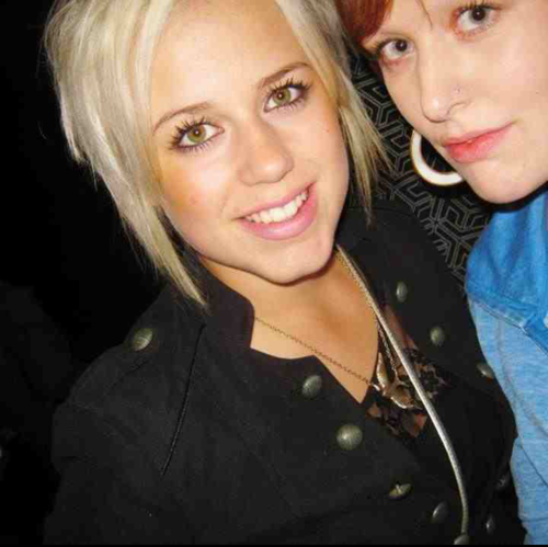 laurahackett14's profile picture. live laugh love. wahooo