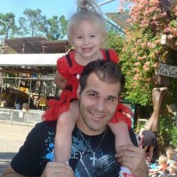 vnaimoli's profile picture. 