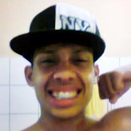 O amor é sofredor, é benigno; o amor não é invejoso; o amor não trata com leviandade; não se ensoberbece. Tudo sofre, tudo crê, tudo espera, tudo suporta.