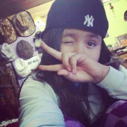 Hola Soy Marcela Me Puedes Decir MarCe Soy Belieber,me gusta hora de aventura ,un show mas y el increible mundo de gumball y Me ENCANTA el Skate y a los Skater