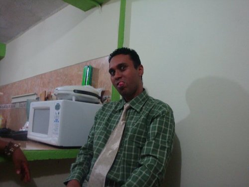 Amante de ... jejejjeej y tambien me gusta  jajajaja dicho: sino eres tu mismo no eres nadie.