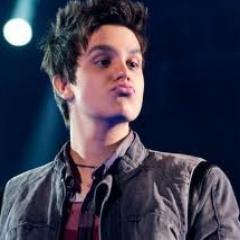 Quando Te Vi,Só Desejei Que Aquele Momento Fosse Eterno.@LuanSantana Te Amo Loucamente.03-04*
Luan Segue Por Favor Meu Anjo,Amor Da Minha Vida. @luansantana.
