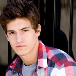 16 year old son of Seamus and Lavender. I inherited my fathers skill, so mess with me and I might blow you up. Gryffindor chaser- GO LIONS!!!!![RP]