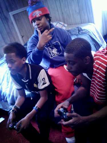 skoolboii6's profile picture. : follow the goawjuss girl @x_smartgirrr ♡ shes cool & gowjuss. just mention for uh follow back ツ