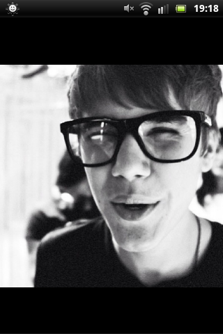 #Directioner #Belieber Christian Beadles (30/01/11) and Fizzy Tommo follow me. Saw @justinbieber on 31.01.13