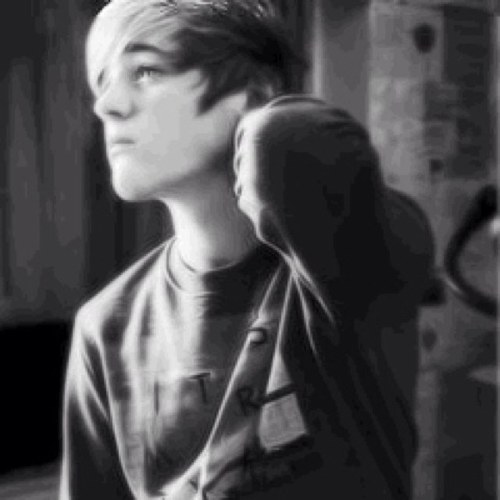 I post pictures of Daniel Jones from Overload :) #OStar