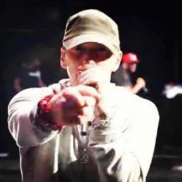 wielka fanka Eminema Big fan of Eminem
#teamshady #stan .. other profile on twitter @marshalprincess @shadyking12 @matherss45