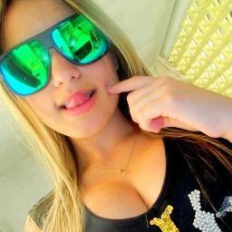 ah vida é uma coisa lindah ..............para quem sab vive-la =).......crio na promeça q tu tens na minha vida ...creia em Deus pq so ele dá o pão da vida ....
