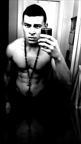 i love ufc, like to box and to eat alot of food loll