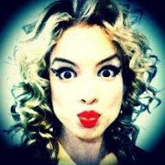 Se te amar é um erro, quero viver eternamente errada.
@Lua_Blanco