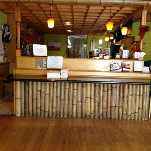 Welcome to sushiwok japanese & chinese  restaurant!
We opened in december 2006 offering jacksonville residents with affordable price beer,wine,sake,and sushi...