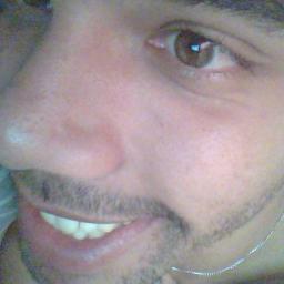 Apenas sorria para o que te faz bem =) - Estudante de Engenharia Biomédica - guitarrista - voluntário - Escoteiro - compositor - escritor - jogador de futebolxp