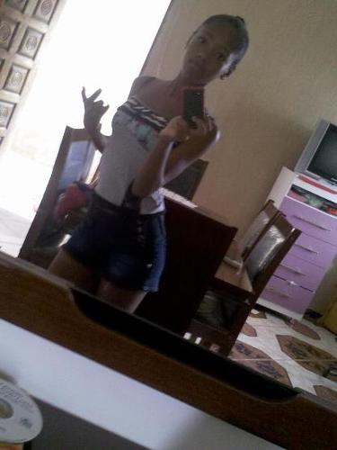 Sou chaata,amiga,CORINTHIANA,carinhosaa,*Eacima de tudooo sou feliz ....