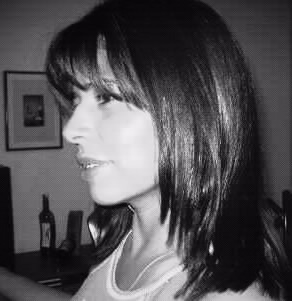 Se conoce… Amante de la música, la buena música, el cine, de ciertos autores, de lo natural.