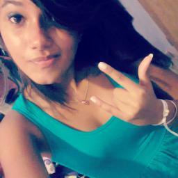 Amoooo muitooo a @Brunarock_15
minha melhor  ~_~ ,Prima da @pimento99 minha chataaa ... 
Pergunta lá http://t.co/bu3qPKBI