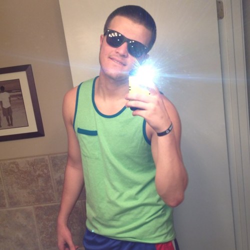 I like to play basketball.