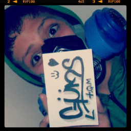 waaaaaa hola soy el cresp y taz en mi tiwiter xD digo twiitter