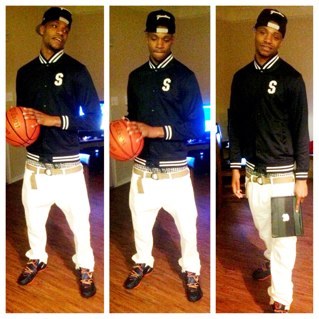 Born and Raised in 3rdWard play for Cedar Valley College basketball Follow me on instagram @c_wells33