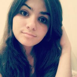 sou divertida, verdadeira, legal e amoo meo timaao!