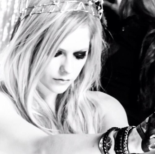 We Love Moon And Avril, now and forever.. Pizza and Miojo! ADMs: @GlowBlanco and @LoveOfAvril