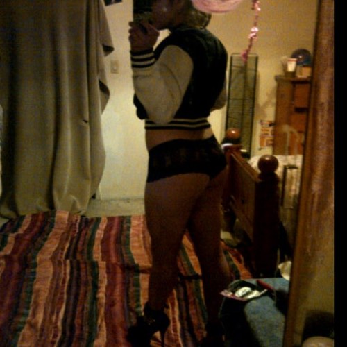 Daddy's girl by heart and soul, I m COLLARED SUBMISSIVE AND THATS HOW IT WILL STAY :)
