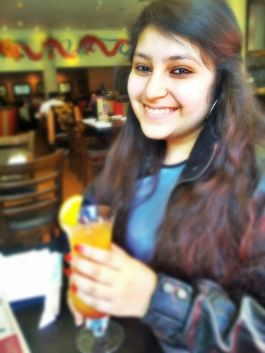 I'm a girl who's Sikh, Afghan, 23, awkward & supports #NUFC.🤘🏽🖤