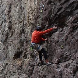 Me gusta el montañismo escalar, andar en bici, cocinar y pasarlo bien. Jamas me comería los mocos y me encantan los temblores.