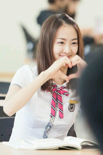 อันยองฮาเซโย♥~ คอนนิจิวะ~ สวัสดีค้ะ ~ หนูชื่อคิมดาซม มักเน่ซิสต้าร์~ #เต้นมาบอย หนูไม่หยิ่ง รักด้าฟอลมา♥ ~ #20130305