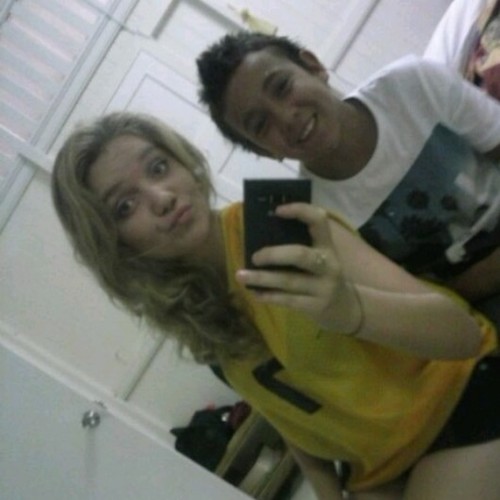U follow me i will follow bak :)