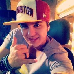 A distancia não significa nada, quando uma pessoa significa tudo. Seu sorriso é o que me faz feliz Luan Santana ! Te vivo ! ♥ Since: 20.04.2013