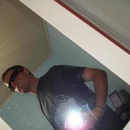 20 anos, estudante de Engenharia Acústica na UFSM, quem quiser saber mais de mim to ai a disposição :)