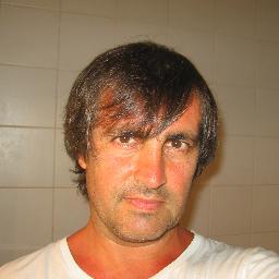 Ingeniero en Sistemas. Fanático de Platense y de Yes. Todavía juego al fútbol (aunque duelan los huesos...)