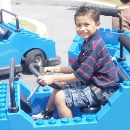 alongzyyv's profile picture. 