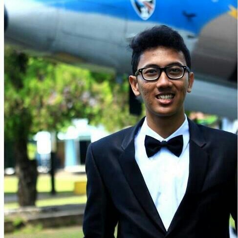 An Industrial Engineer's student. Eager to speak Chinese fluently. Enjoy traveling,reading,hiking,swimming,mountaineering,riding bicycle and outdoor activities.