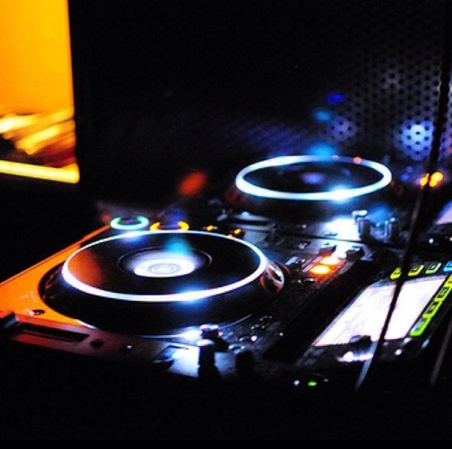 Dubstep!!!!!!!! Follow me if you want to lisent my music :)