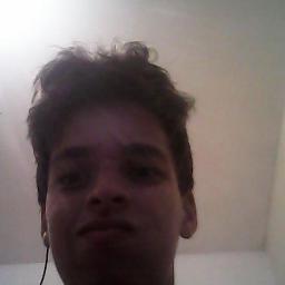 coca,chocolate,doritos,amigos(as),e muita zuera nao tem coisa melhor. segue ae