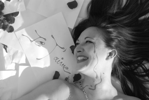 o_AnneSophie_o's profile picture. Les pieds sur terre et la tête dans les étoiles... Artiste pluridisciplinaire...