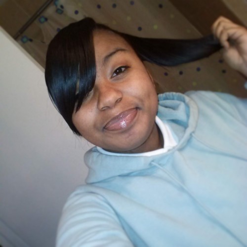 Fmoi : _lynnettebaby , Follow Me & Ill Follow Back No Need For To Much My Tweets Tell It All .