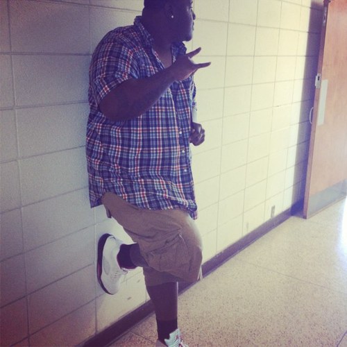 I'm the easiest guy to talk to and Shit I'm cool hit me up and I bet u say damn lol atleast once