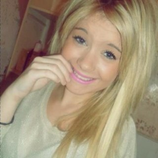 Naiynouch's profile picture. 16 mars ; 12/03/11 #TeamCelibataire #TeamFooteuse #TeamYeuxBleu #TeamPetite #TeamReggeaton ⚽♥