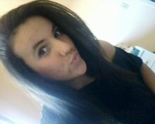 As pessoαs me julgαm, sem αo menos conhecer... ninguém me conhece tαo bem ao ponto de sαber tudo que se pαssα pelα minhα cαbeçα.#