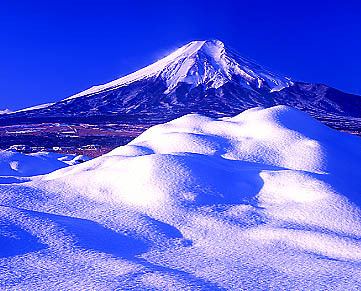 青山に降り積もる雪の鮮やかな景色から名前をもらっています。 名前はPNです。 電子洗脳、エレクトロニック・ハラスメントの被害にあっています。 対処方法が分かる方はよろしければメッセージをお願いします。