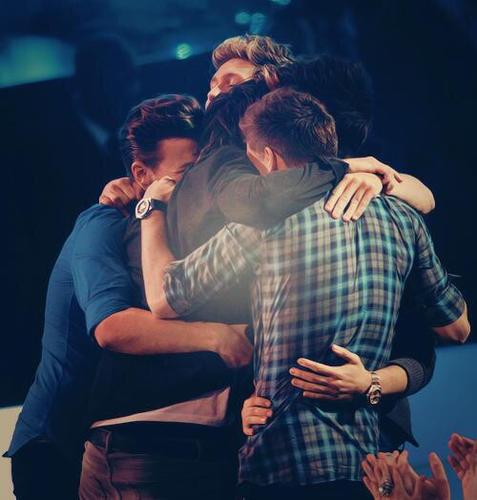 The Un-Official 1Direction fanbase from Indonesia. Love 4 British boys 1 irish boy. [July, 23rd 2010]. One Dream, One Band, One Direction! [A, K, C]