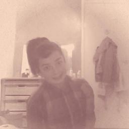 the brown one(y)
Justin and One Direction are perfect
Follow me and ill follow back
yeah k bye.