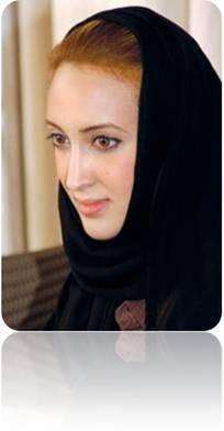 ‏سفيره آلفنون آلتشكيليه بالسعوديه. . ورئيسه مجلس آدآره شركه آلمتحده (متحرره من كل شيء آلآ من تعآليم ديني آلحنيفٌ)...موآطنه ليست آلآ جزء من شعب المملكه