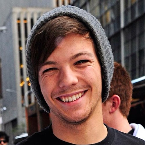 Im louiseeeee #Directioner #Janoskianator #Jcat louis is my husband ok
