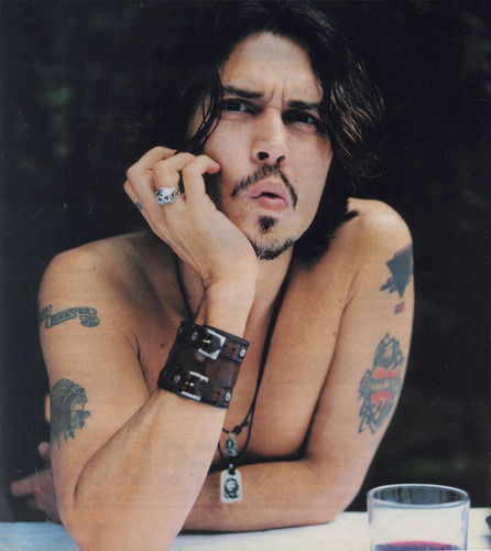 Hi ! I am big fan of Johnny 3
He is great,amazing,dazzling :)
If you are fan of Johnny Depp follow me,i will follow back :)  xx