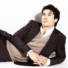 Mi alma está atormentada por cincuenta sombras, de las cuales solo @SrtaAnastasia puede liberarme con su sonrisa.
Presidente de Grey Enterprises Holdings, Inc.